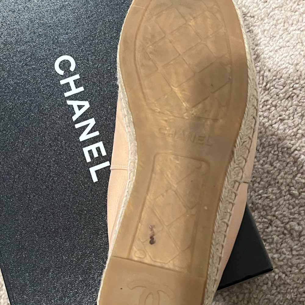 Chanel Tan Espadrilles Classic Style - Picture 10 of 16
